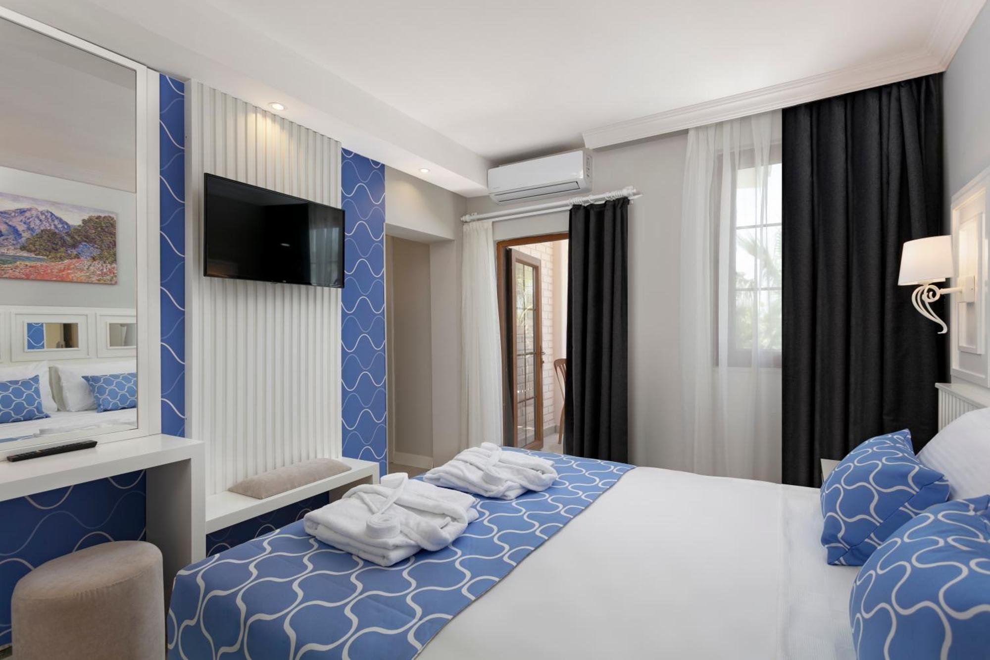 Euphoria Barbaross Beach Resort Kizilot Room photo