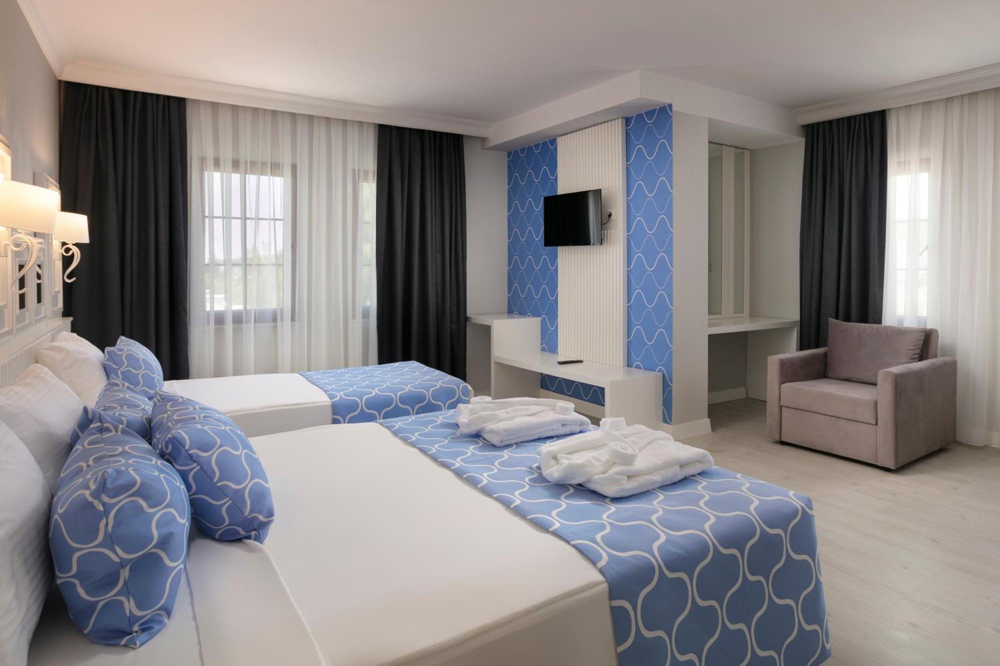 Euphoria Barbaross Beach Resort Kizilot Room photo