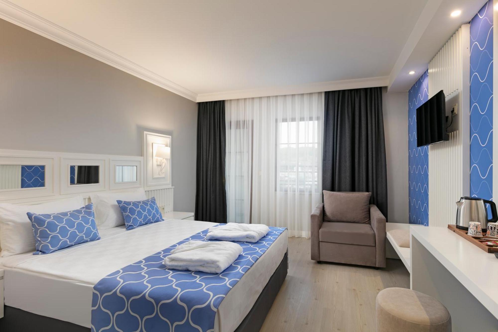Euphoria Barbaross Beach Resort Kizilot Room photo